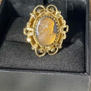 Whiting & Davis Gold Cameo Ring Size 7